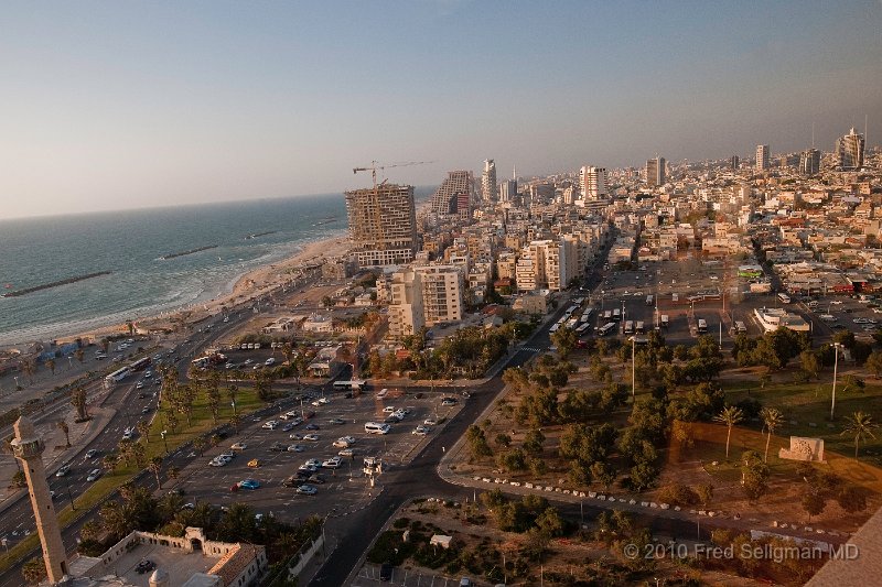 20100414_182506 D3-Edit.jpg - Tel-Aviv, looking North along Mediteranean, from David Intercontinental